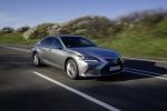 Lexus ES300h with Digital Side-View Monitor 2020 года (EU)